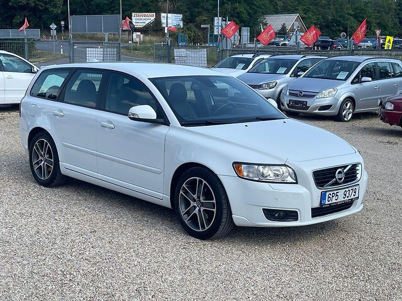 Volvo V50 1.6D 80kW*KŮŽE*VÝHŘEV*HANDSFRE - fotka 7 z 30