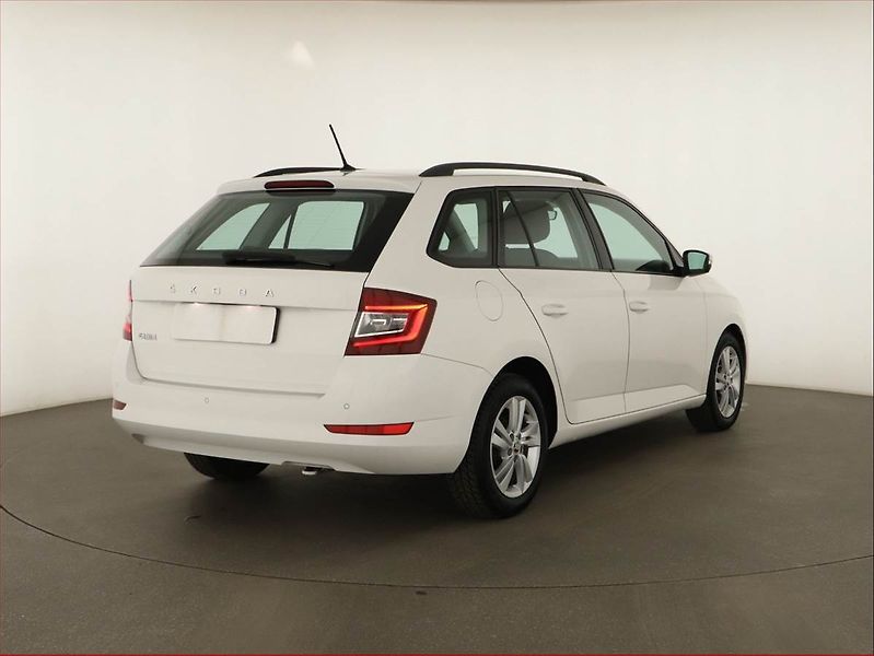 Škoda Fabia (2021) Style 1.0 TSI, ČR,1.maj - fotka 5 z 14