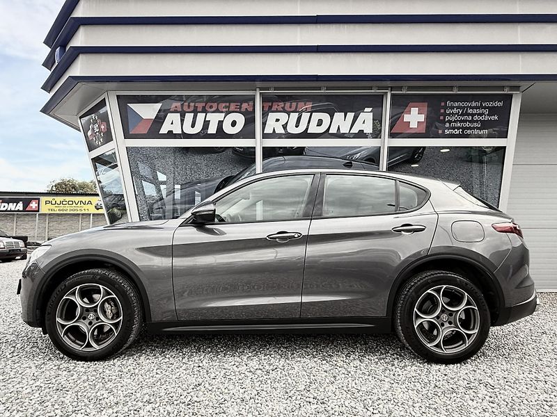 Alfa Romeo Stelvio 2,0T Q4 280PS 4x4 Automat - fotka 15 z 40