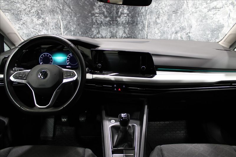 Volkswagen Golf 1,0 TSI Life CZ původ - fotka 30 z 33