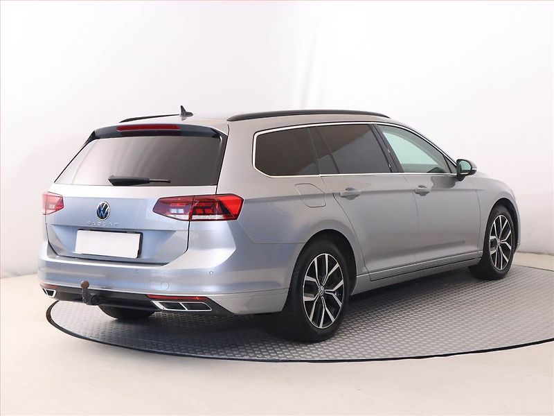 Volkswagen Passat (2021) 2.0 TDI, Automat, Serv.kniha - fotka 5 z 23