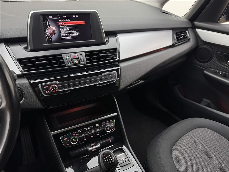 BMW Řada 2 1,5 218i LONG ROZVODY VÝHŘEV - fotka 16 z 43