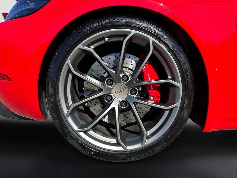 Porsche Cayman 718 GT4 - fotka 13 z 28