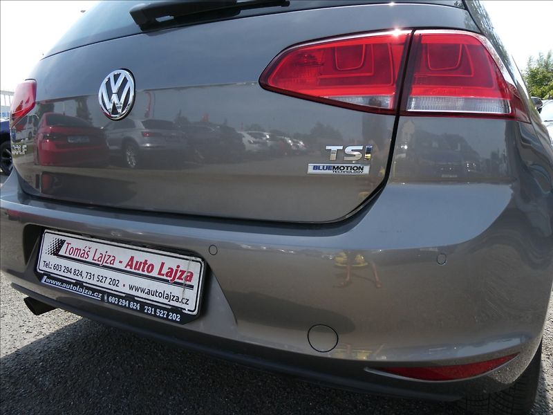 Volkswagen Golf 1,2 TSi 81kW auto klima, závěs - fotka 10 z 50