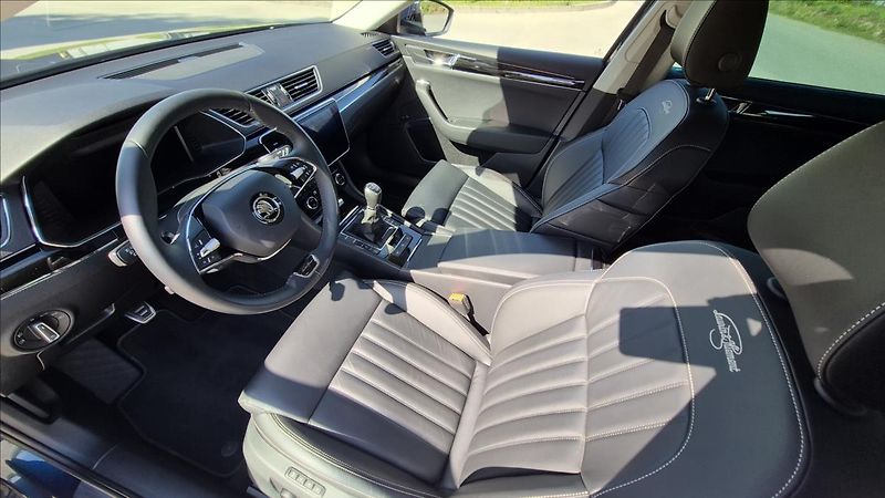 Škoda Superb 1,5 TSi 110 KW L&K - fotka 10 z 37