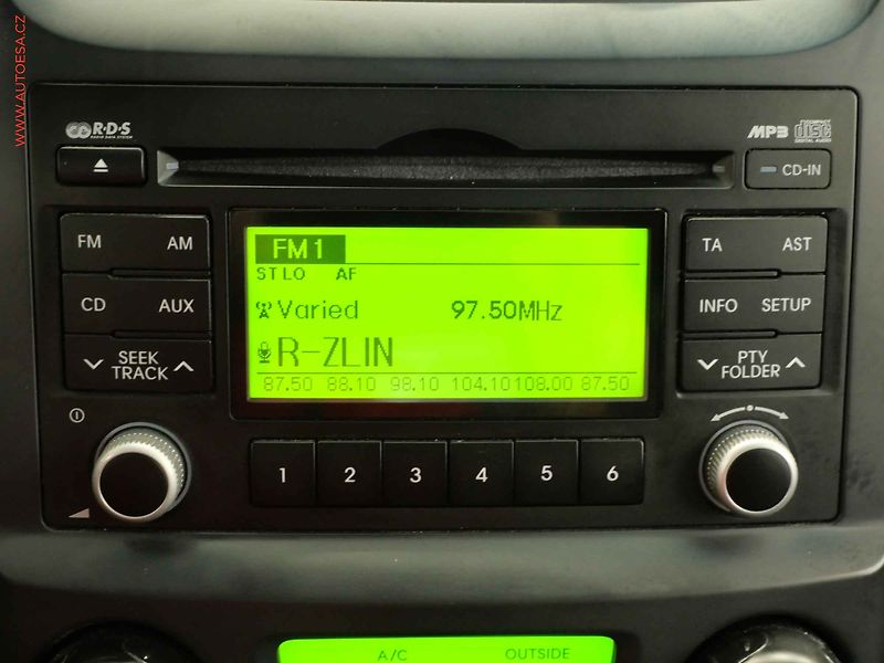 Kia Sportage (2008) 2.0i 4x4, ČR, AC, výhřev sed - fotka 16 z 21