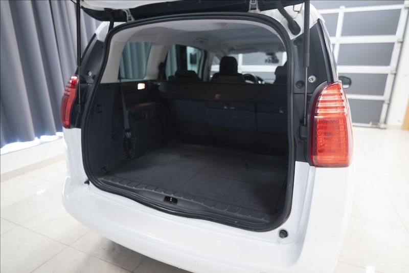Peugeot 5008 1,6 BlueHDI 7 MÍST NOVÉ V ČR - fotka 28 z 28