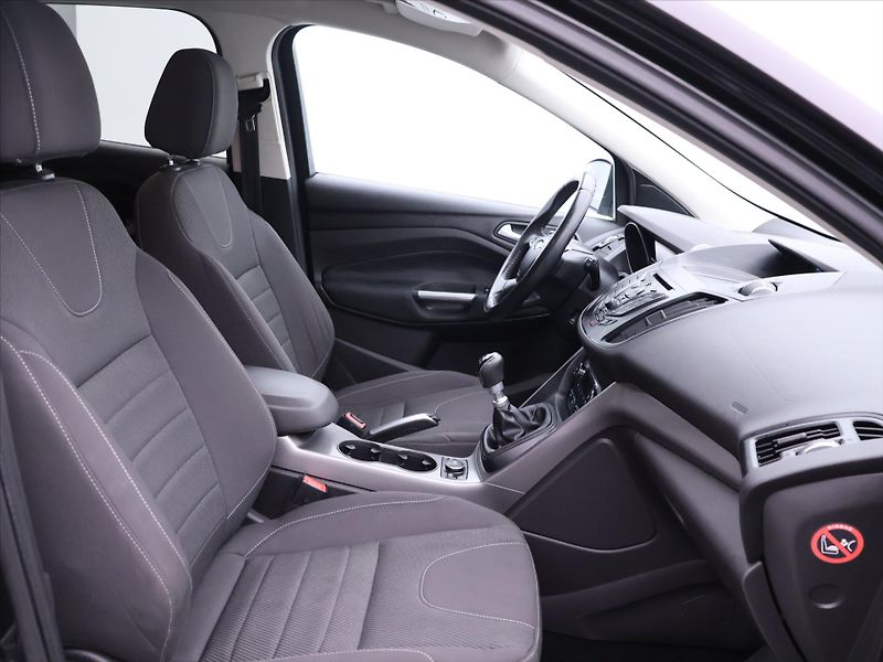 Ford Kuga 1,6 EB 110kW CZ Aut.Klima - fotka 12 z 31