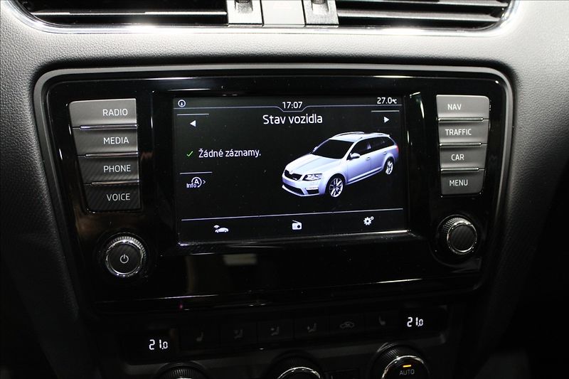 Škoda Octavia 2,0 162 kW RS DSG, NAVI, 1. ma - fotka 23 z 39