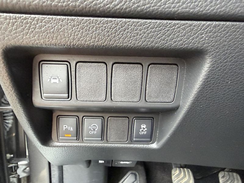 Nissan Qashqai 1.6 DiG-T,ČR - fotka 18 z 20
