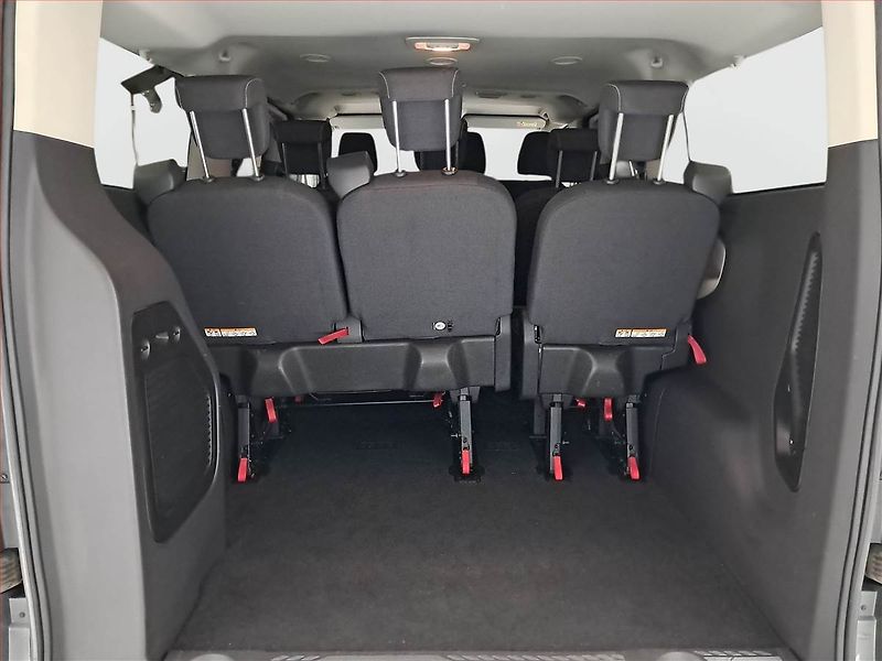 Ford Tourneo Custom (2018) Titanium 2.0 EcoBlue, ČR, 1Maj - fotka 14 z 20