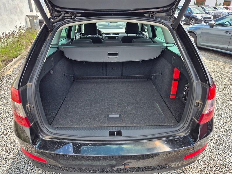Škoda Octavia (2016) 2.0 TDI JOY TOP NAVI XENONY - fotka 14 z 36