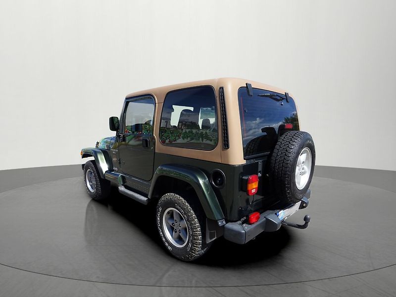 Jeep Wrangler 4.0i SAHARA Serviska - fotka 3 z 37