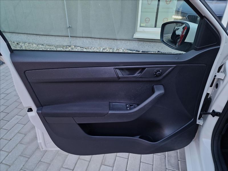 Škoda Fabia 1.0 TSI Combi Tour, ČR, 1.Maj - fotka 34 z 45