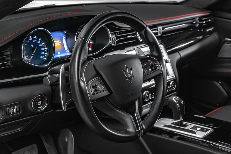 Maserati Quattroporte GTS V8 530PS - fotka 16 z 25
