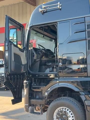MAN TGX (2022) 33.640 BL 6x4 hydraulika - fotka 11 z 27