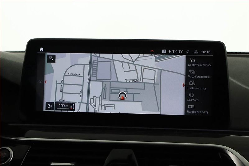BMW Řada 5 (2020) M Sport 530d xDrive - fotka 15 z 17