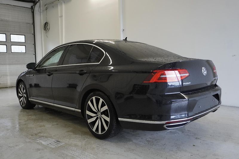 Volkswagen Passat 2,0 TSI 162kW DIGITAL, AUTOMAT - fotka 7 z 28