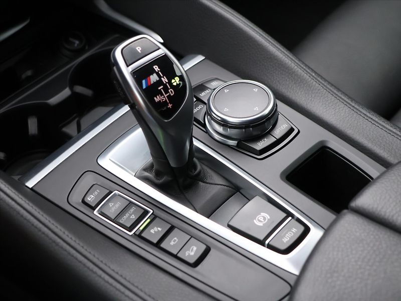 BMW X6 3,0 M50da 260kW Xdrive CZ LED - fotka 27 z 39