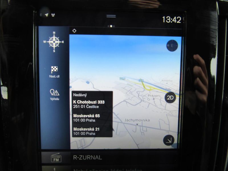 Volvo V90 2,0 D5 173kW AWD Automat - fotka 16 z 33