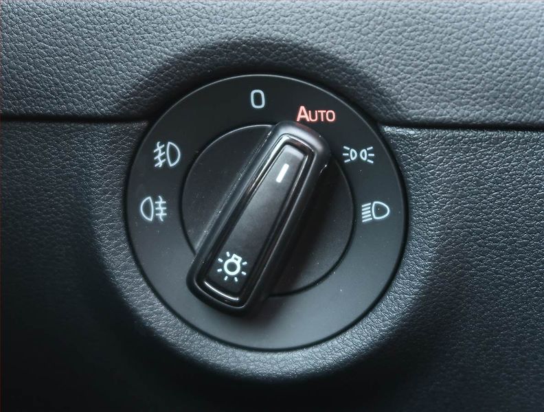 Škoda Octavia (2017) Style 1.6 TDI, Serv.kniha - fotka 16 z 20