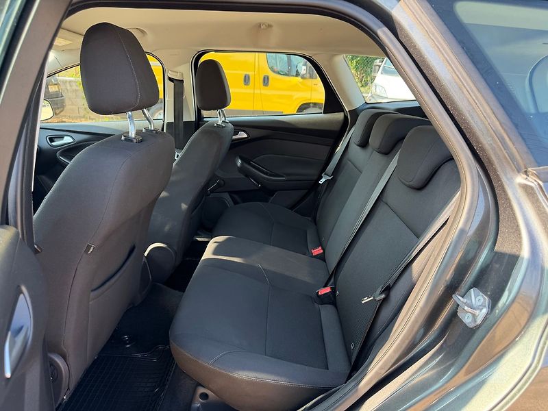 Ford Focus 1.0 EcoBoost *74kw* - fotka 16 z 27