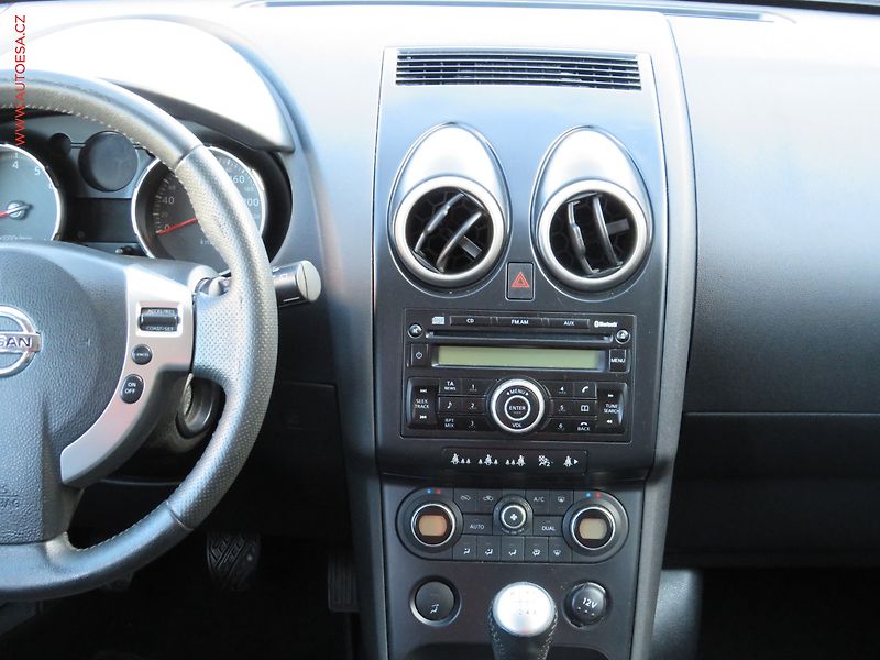 Nissan Qashqai (2009) 2.0i, AC, tempo - fotka 11 z 20