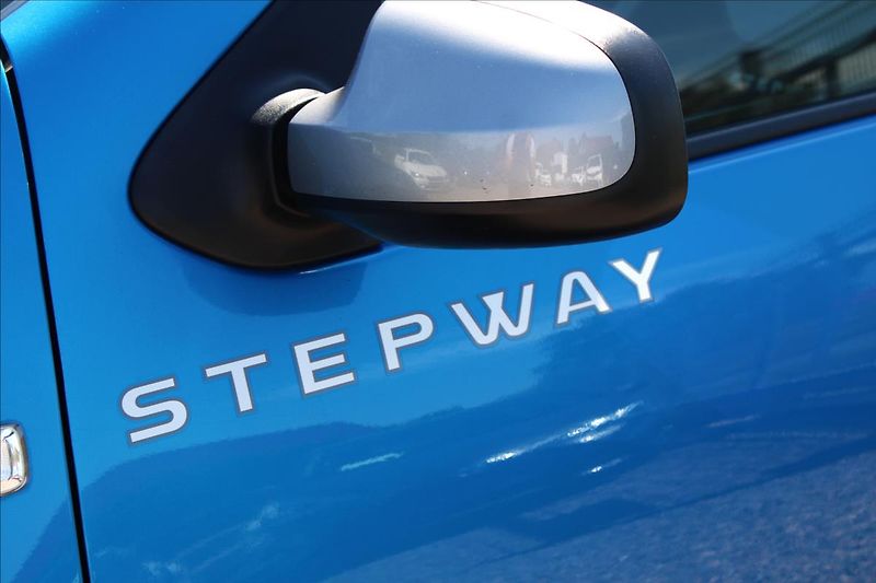 Dacia Sandero 0,9 STEPWAY KLIMA, SERVISKA - fotka 22 z 25