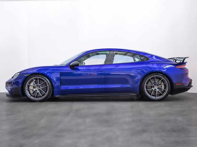 Porsche Taycan Turbo GT Weissach ActiveRide - fotka 3 z 23