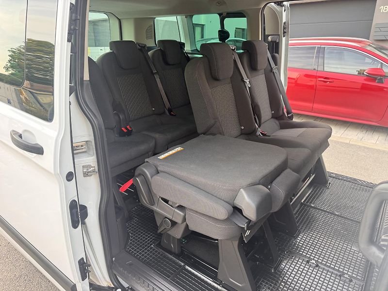 Ford Tourneo Custom 2.2TDCI 92KW L2 9.MÍST - fotka 26 z 32