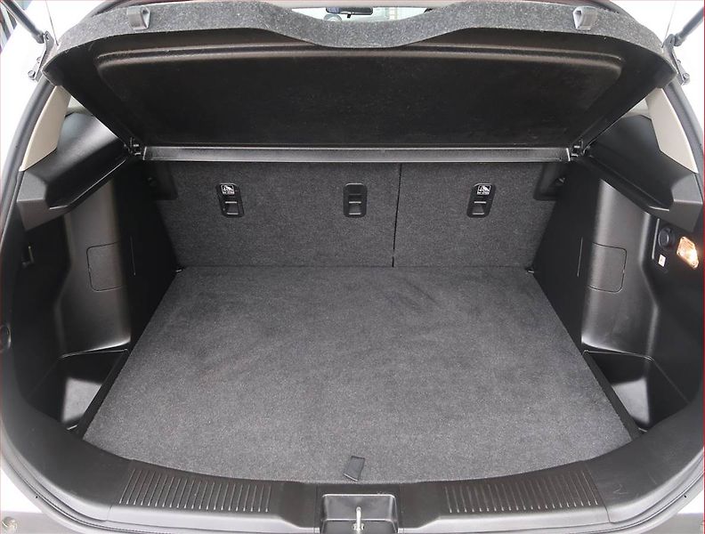 Suzuki SX4 S-Cross (2022) Premium 1.4 BoosterJet - fotka 13 z 14