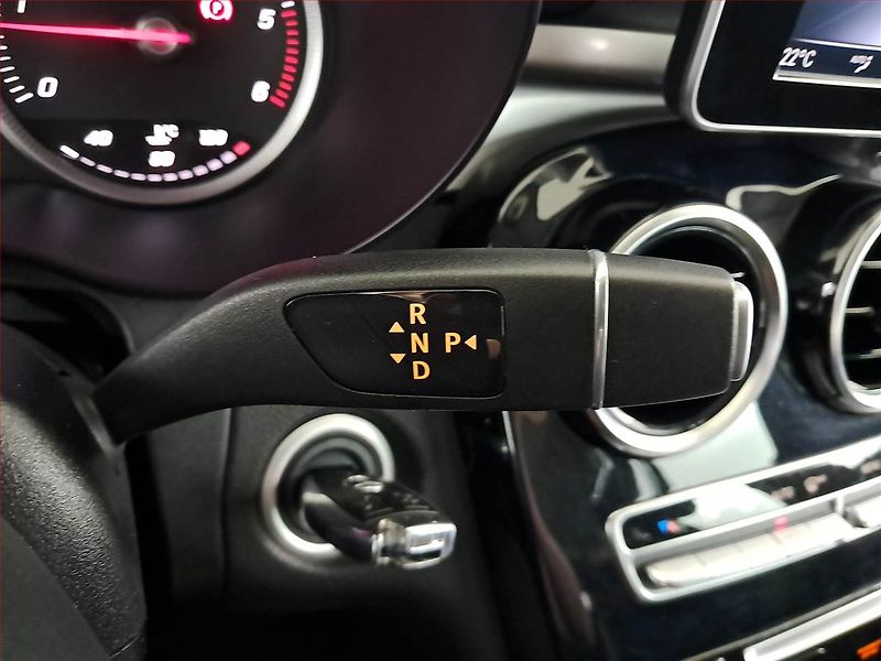 Mercedes-Benz GLC (2017) 220 d 4MATIC - fotka 13 z 21