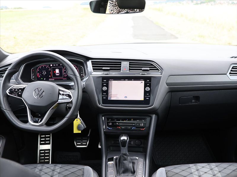 Volkswagen Tiguan Allspace 2,0 TSI 4x4 DSG R-Line 7-Míst - fotka 36 z 44