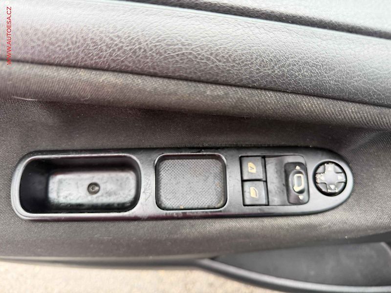Peugeot 207 (2009) 1.4i, 2.maj,ČR, AC, STK7/28 - fotka 11 z 16