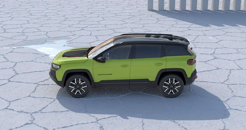 Jeep Compass (2026) 4xe Overland Electric 375k 96 - fotka 3 z 9