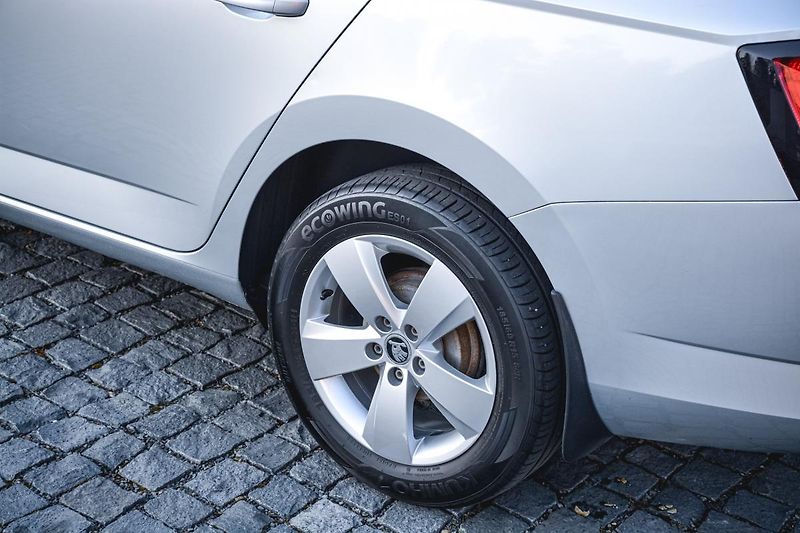 Škoda Fabia (2017) III 1.0 55kw Style Combi 1 MAJ - fotka 24 z 38