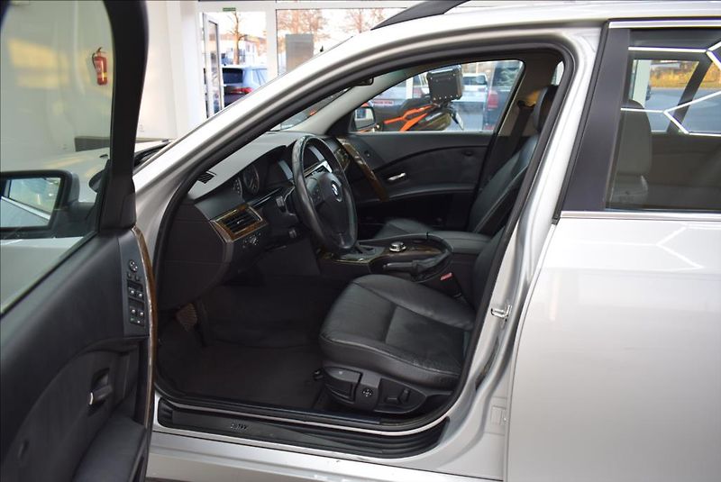 BMW Řada 5 3,0 530XD, xen,navi,servis, - fotka 10 z 28