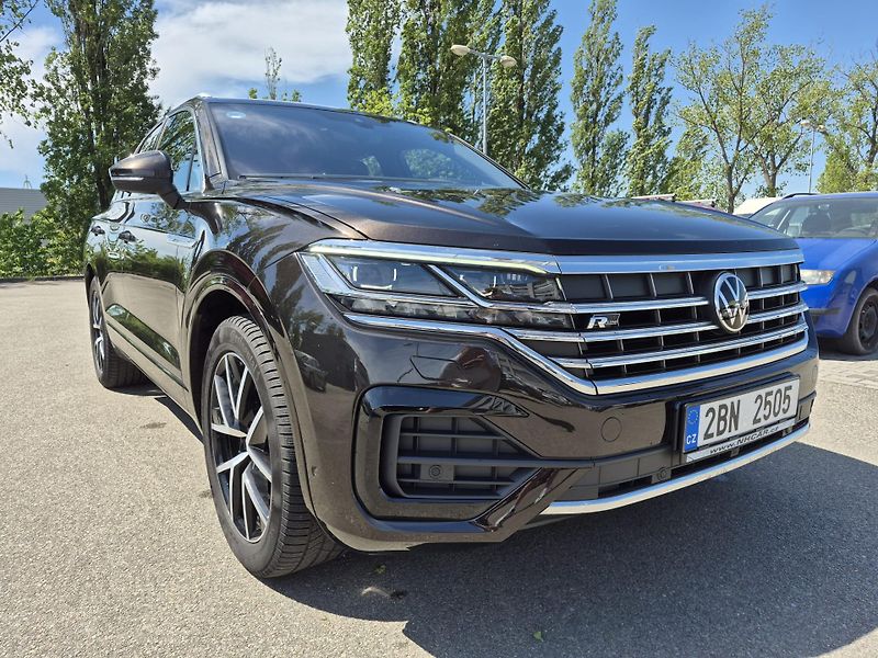 Volkswagen Touareg R-line V6 3,0 TDI 4MOT 8TT AUT - fotka 2 z 5