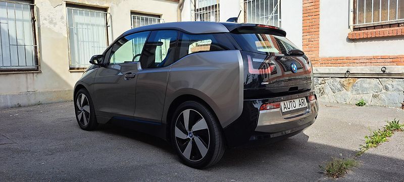 BMW i3 (2015) REX*LED*VÝBAVA*STAV*VÝHŘEV - fotka 8 z 42