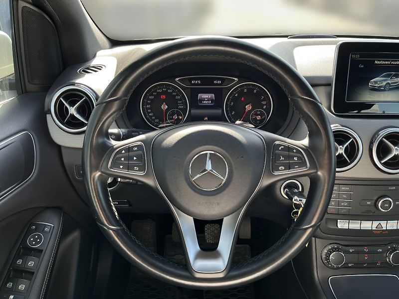 Mercedes-Benz Třídy B 180 - fotka 11 z 17