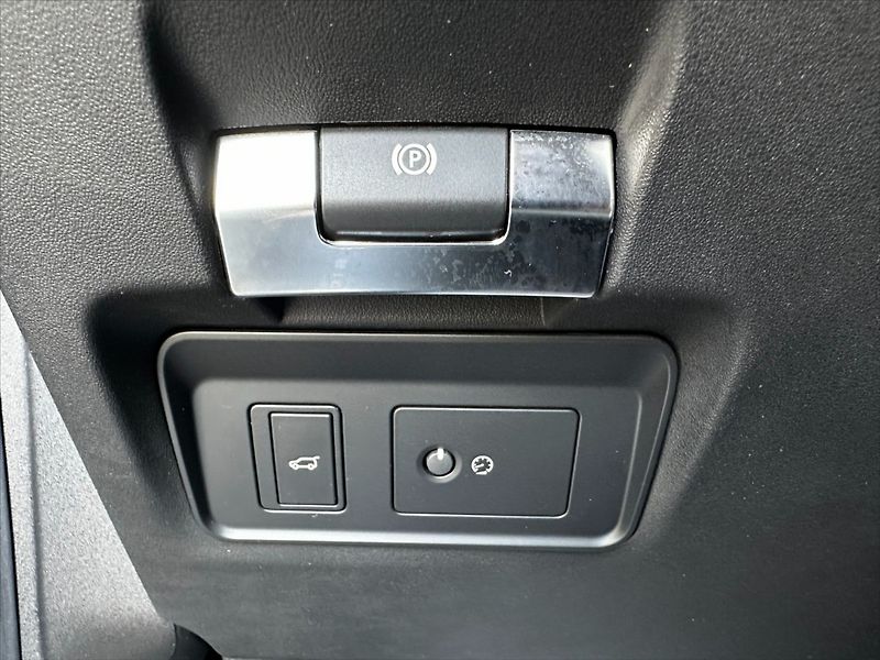 Land Rover Discovery Sport 2,0 D150 AWD 110kW HSE SERVIS! - fotka 41 z 50