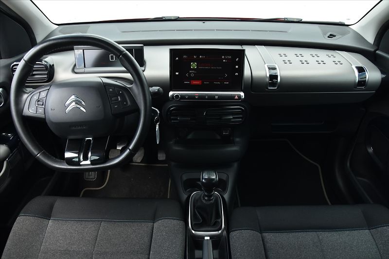 Citroën C4 Cactus 1.2i 81kW SERVISNÍ KNIHA ČR - fotka 12 z 20