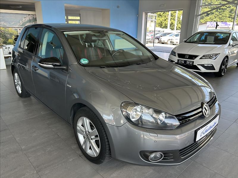 Volkswagen Golf 1,2   TSI,SERVISKA,MATCH - fotka 1 z 25