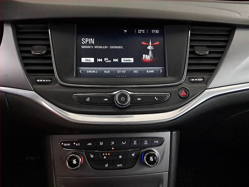 Opel Astra (2016) 1.6 CDTI, Tempomat - fotka 12 z 17