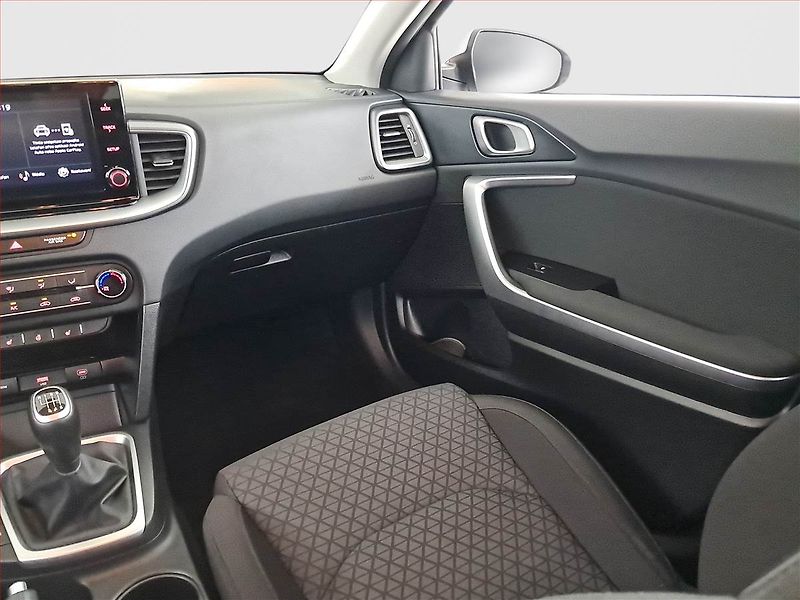 Kia Ceed (2023) 1.5 T-GDI, ČR,1.maj - fotka 8 z 19