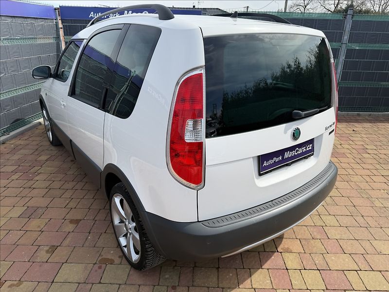 Škoda Roomster 1.2 TSI Scout/Panorama - fotka 6 z 11