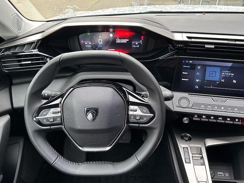 Peugeot 308 (2025) SW STYLE Hybrid e-DCS6 - fotka 8 z 43