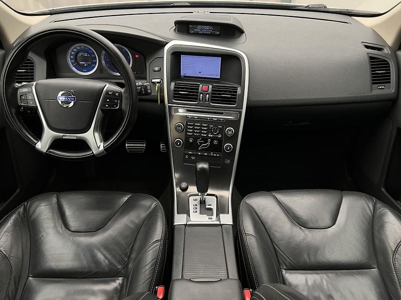 Volvo XC60 D5 AWD R-DESIGN AUT  - fotka 2 z 27