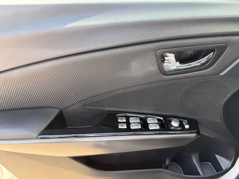 SsangYong Tivoli (2019) 1.6 e-XGi 94 kW DLX - fotka 19 z 21