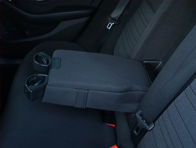 Mercedes-Benz Třídy C (2019) C 200, Automat, Navi, Tempomat - fotka 23 z 24